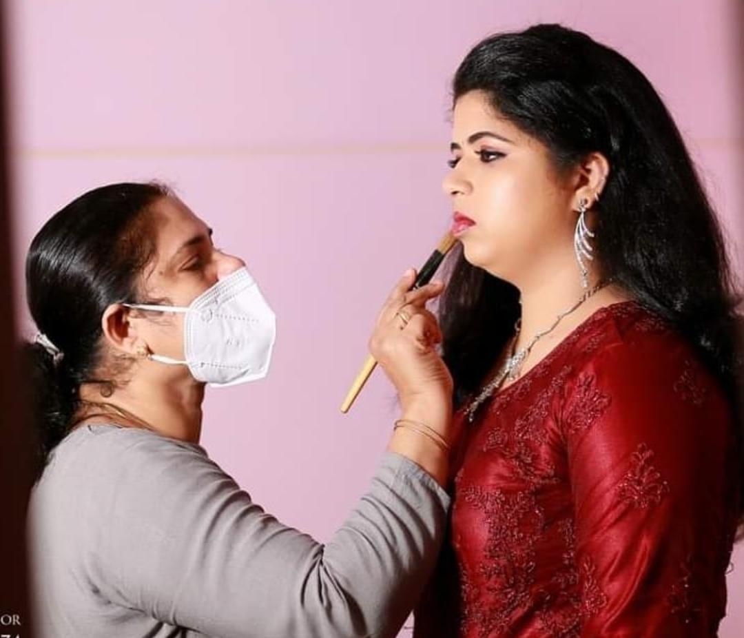 OLIVE LADIES AND GENTS BEAUTY CLINIC IRITTY